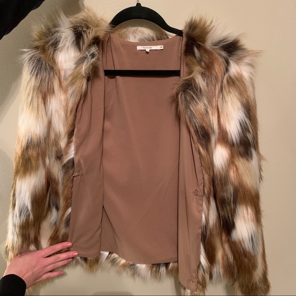 NWOT Tularosa Faux Fur Jacket - Beige/Black - Picture 3 of 5